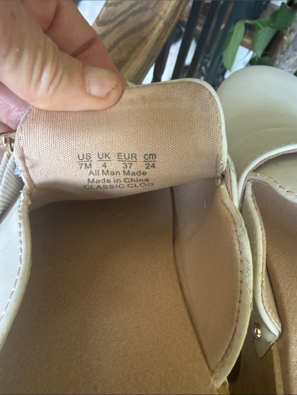 DR SCHOLLS classic clogs cream size 7 good condition - Picture 11 of 11